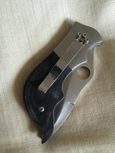 Load image into Gallery viewer, Tactical folding knife